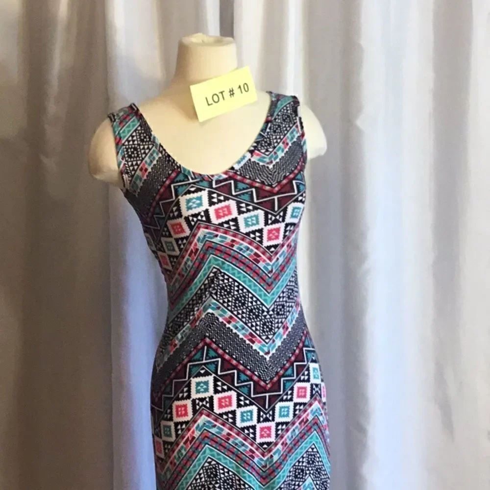 Aztec pattern maxi dress open back in medium - Picture 5 of 15